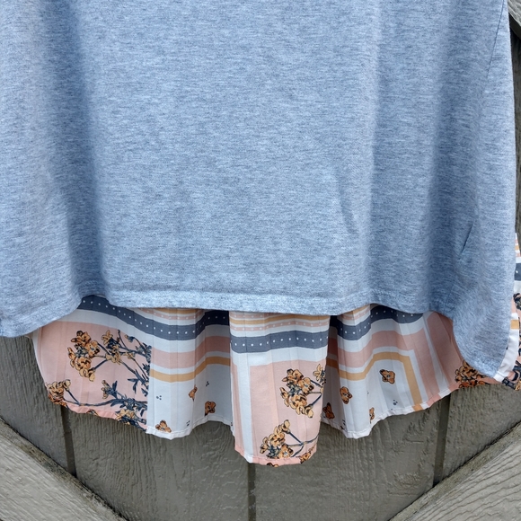 Style&Co short sleeve gray peach top - Picture 2 of 8